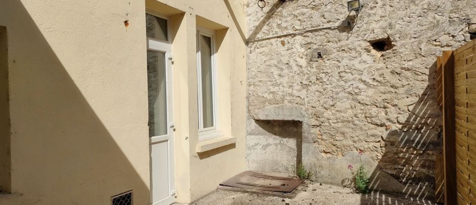 Apartment 3 rooms of 90 m² in Souppes-sur-Loing (77460)