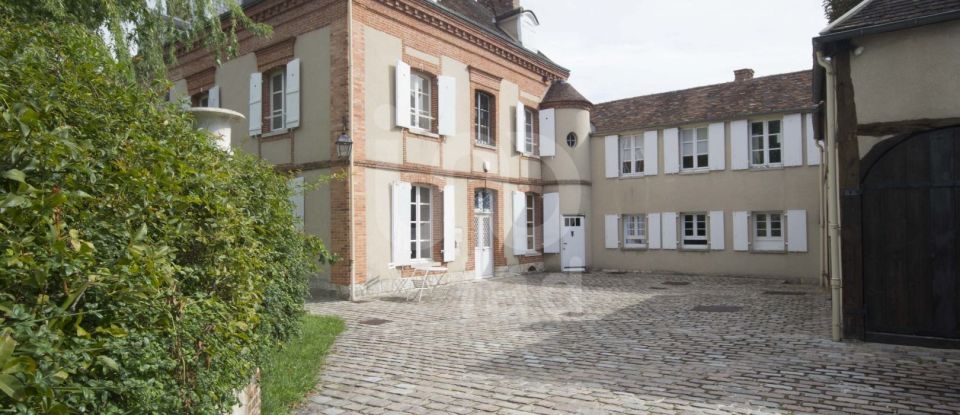 Maison 11 pièces de 244 m² à Dreux (28100)