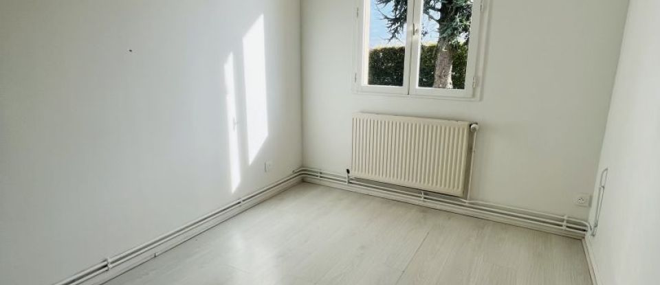 House 5 rooms of 104 m² in Saint-André-les-Vergers (10120)