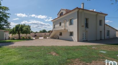 Maison 5 pièces de 241 m² à Arles (13280)