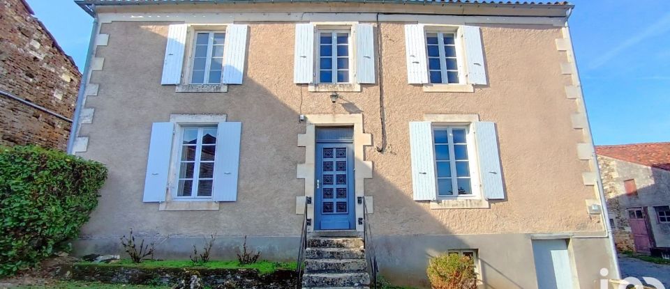 House 5 rooms of 126 m² in Sérigné (85200)