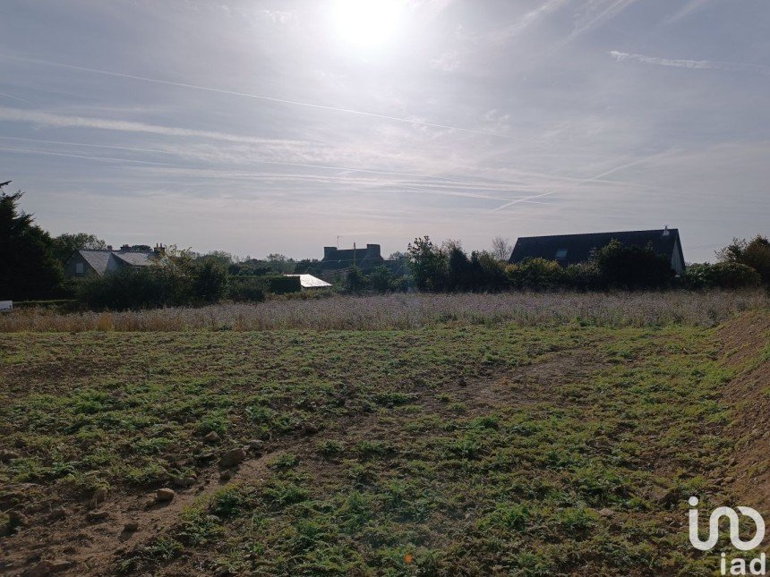 Land of 1,500 m² in Yvias (22930)
