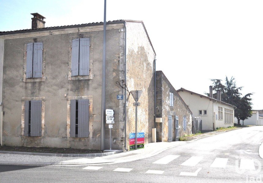 Maison 3 pièces de 82 m² à Saint-Hilaire-de-Villefranche (17770)
