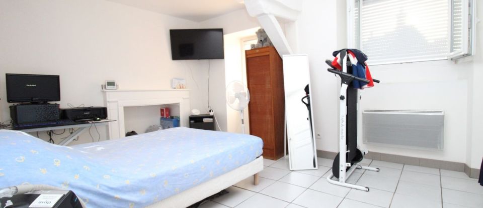House 4 rooms of 87 m² in VEUZAIN-SUR-LOIRE (41150)
