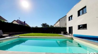 House 6 rooms of 185 m² in Haucourt-Moulaine (54860)
