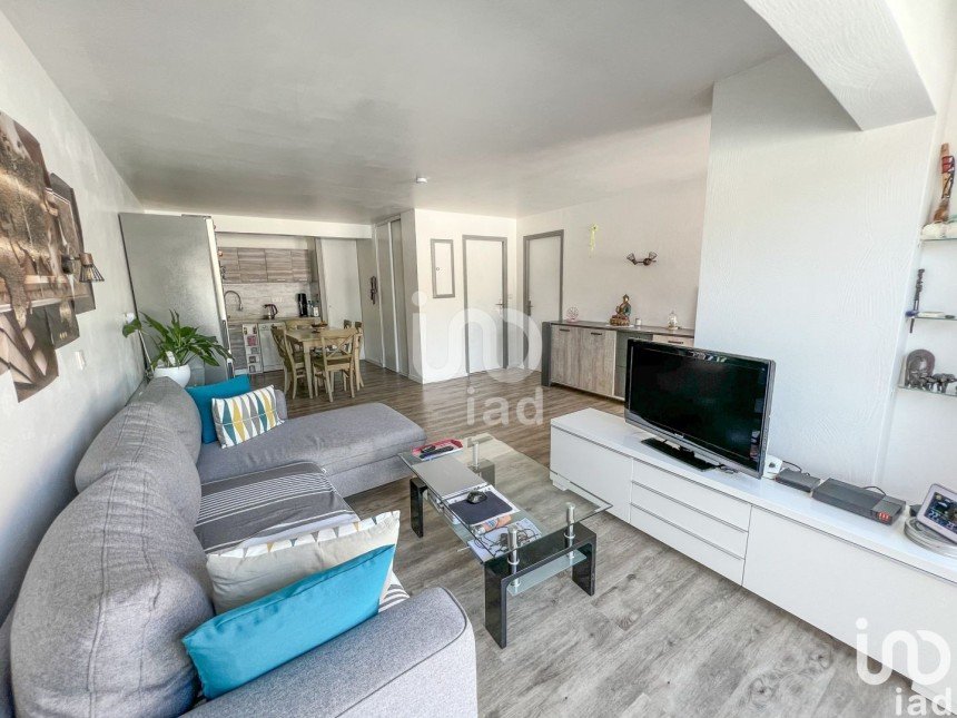Apartment 3 rooms of 59 m² in Saint-Raphaël (83700)