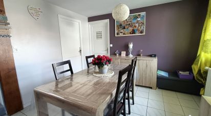 House 5 rooms of 109 m² in Vichy (03200)