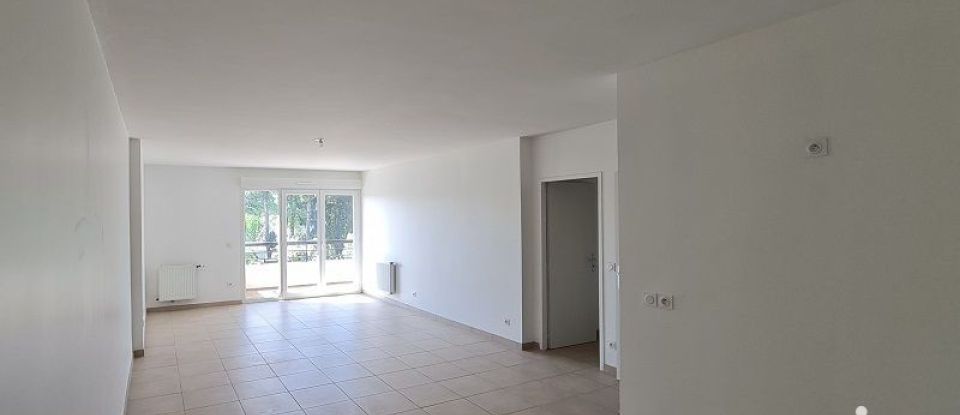 Appartement 3 pièces de 79 m² à Sainte-Geneviève-des-Bois (91700)