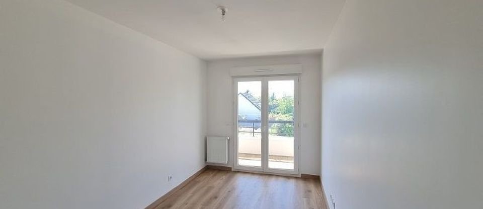 Apartment 3 rooms of 79 m² in Sainte-Geneviève-des-Bois (91700)
