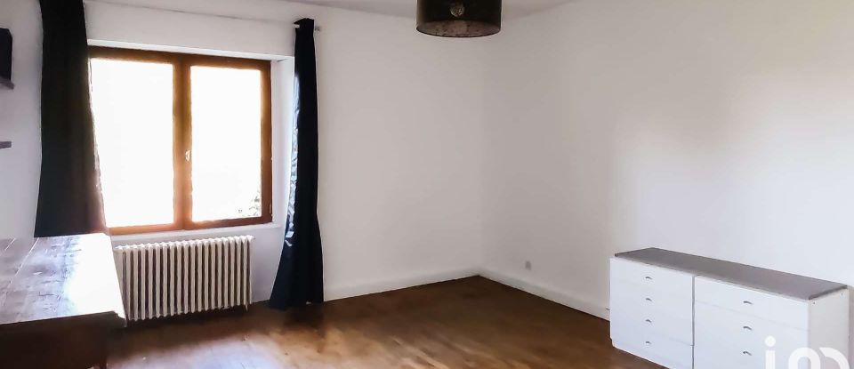 House 7 rooms of 242 m² in Limoges (87000)