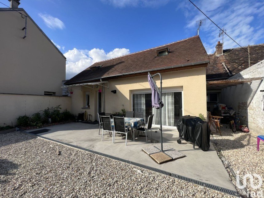 House 7 rooms of 119 m² in Passy (89510)