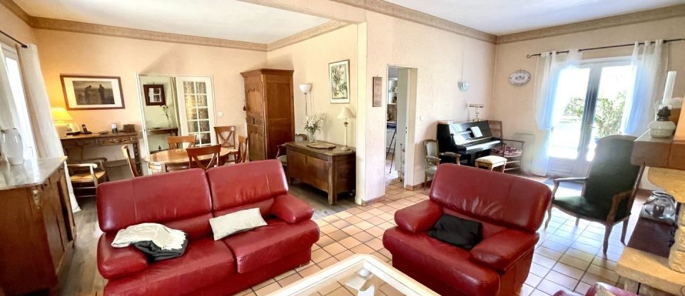Maison 8 pièces de 184 m² à Chasseneuil-du-Poitou (86360)
