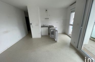 Apartment 1 room of 27 m² in Cesson-Sévigné (35510)