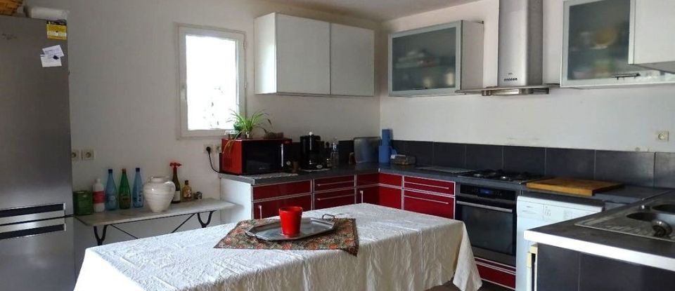 House 10 rooms of 350 m² in Beaucaire (30300)