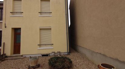 House 3 rooms of 73 m² in Châteauroux (36000)