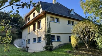 House 7 rooms of 202 m² in La Gouesnière (35350)