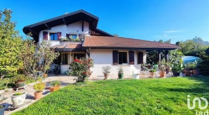 House 7 rooms of 230 m² in Valleiry (74520)