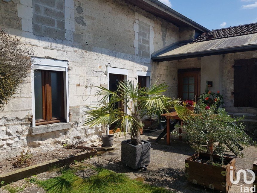 House 8 rooms of 177 m² in Courtisols (51460)