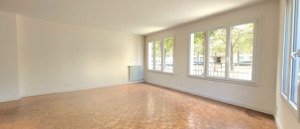 Apartment 3 rooms of 82 m² in Versailles (78000)
