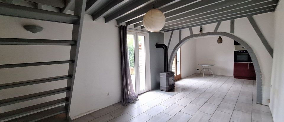 House 4 rooms of 97 m² in Grandvilliers (60210)