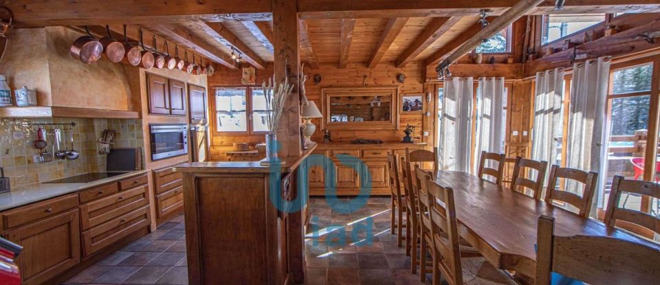 House 11 rooms of 405 m² in LA FOUX D'ALLOS (04260)