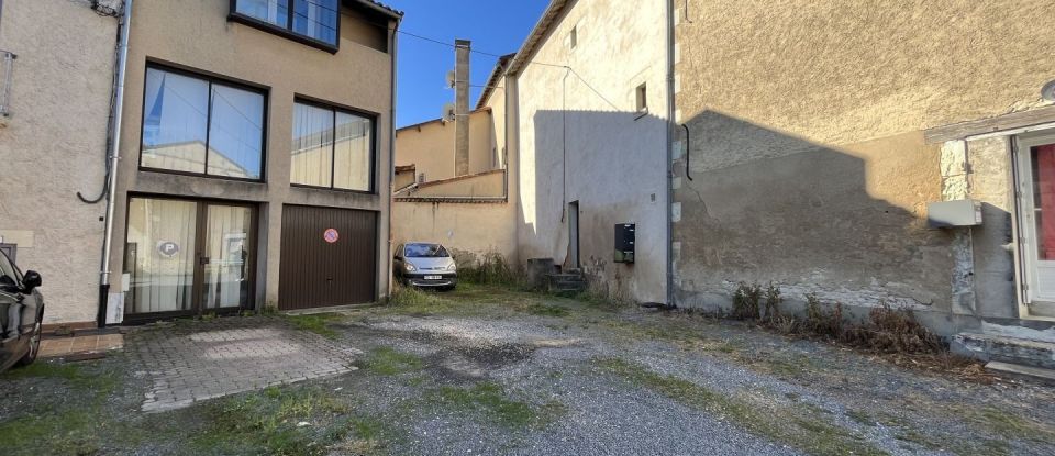 Building in Mirebeau (86110) of 200 m²