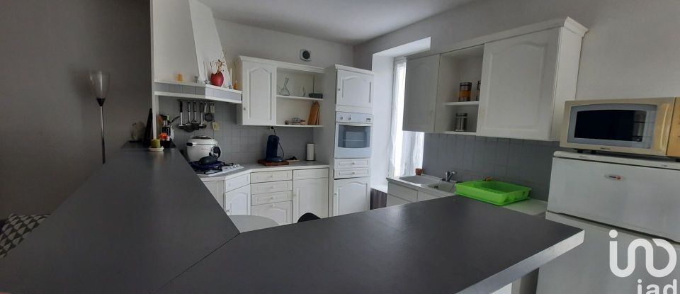 House 4 rooms of 140 m² in L'Houmeau (17137)