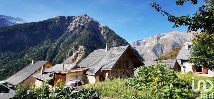House 4 rooms of 130 m² in LES DEUX-ALPES (38860)