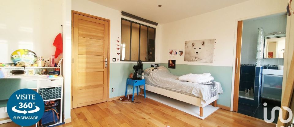 Apartment 3 rooms of 84 m² in Le Raincy (93340)