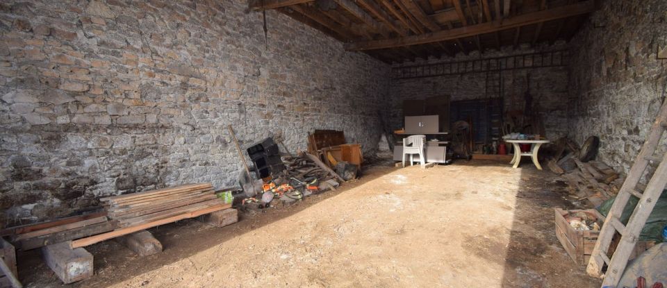 Barn conversion 2 rooms of 100 m² in Sauviat-sur-Vige (87400)