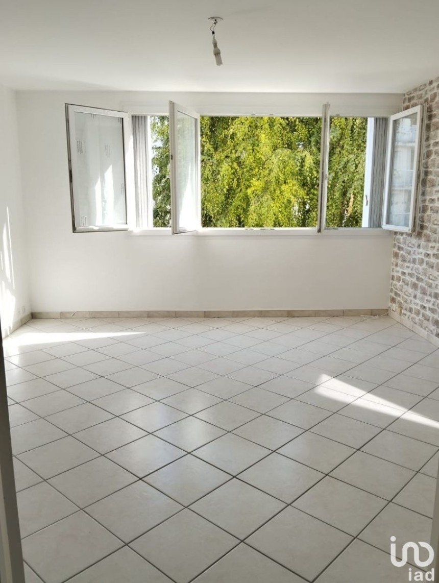Apartment 3 rooms of 65 m² in Châlons-en-Champagne (51000)