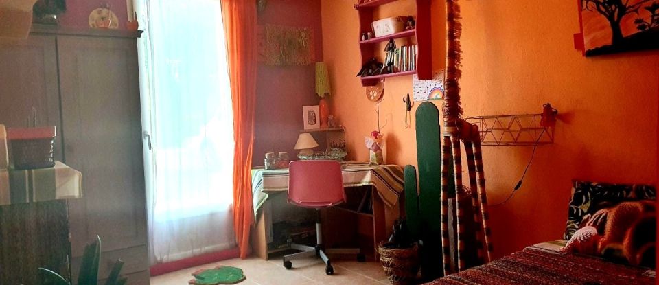 House 5 rooms of 100 m² in Lamothe-Montravel (24230)