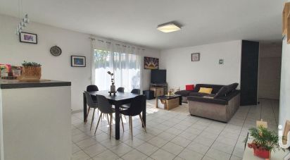 House 5 rooms of 107 m² in Sauvagnon (64230)