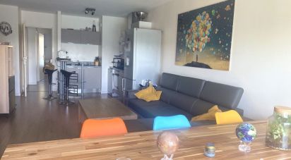 Apartment 3 rooms of 68 m² in Cenon (33150)