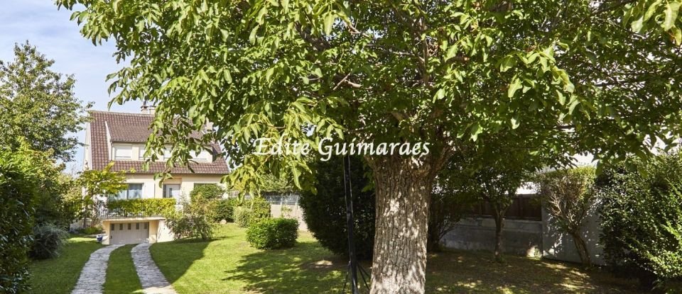 House 7 rooms of 155 m² in Rueil-Malmaison (92500)