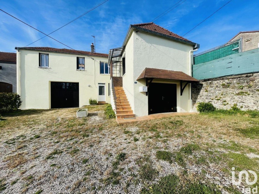 House 5 rooms of 94 m² in Val-de-Meuse (52140)