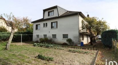 House 8 rooms of 242 m² in Ussel (19200)