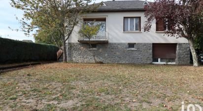 House 8 rooms of 242 m² in Ussel (19200)