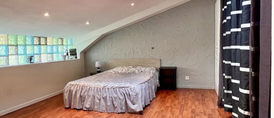 Apartment 6 rooms of 136 m² in Uchaud (30620)