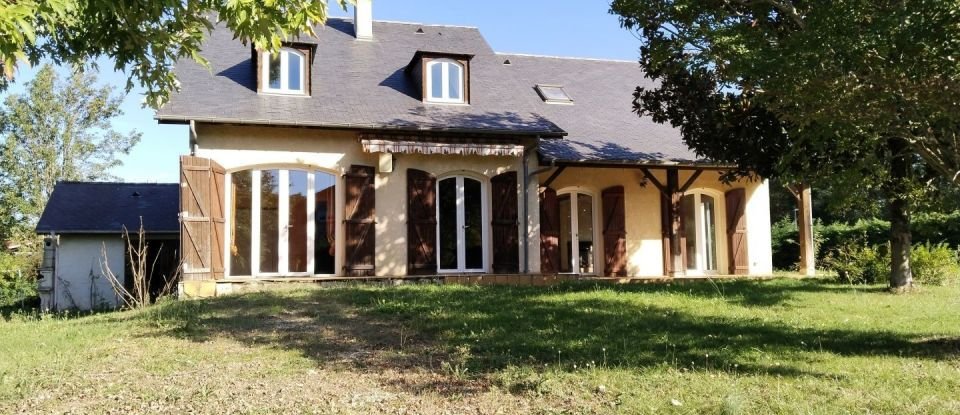 House 8 rooms of 202 m² in Boulin (65350)