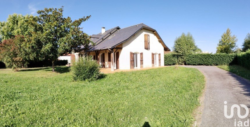 House 8 rooms of 202 m² in Boulin (65350)