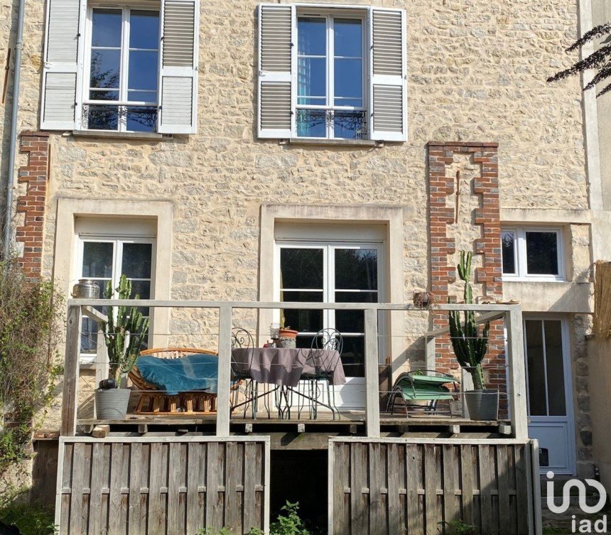 Town house 6 rooms of 150 m² in Nemours (77140)