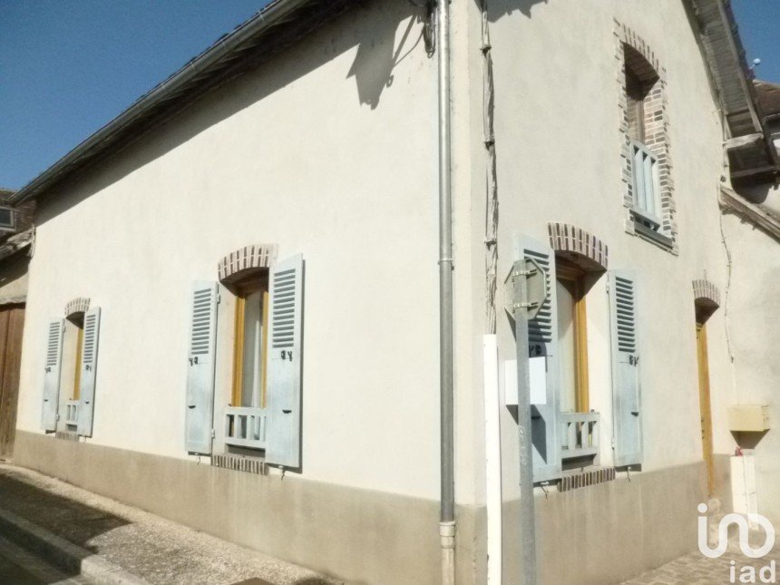House 4 rooms of 90 m² in Joigny (89300)