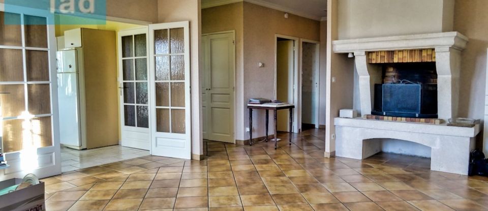 House 5 rooms of 140 m² in Champagnac-de-Belair (24530)