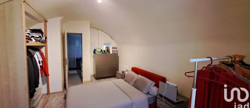 Appartement 6 pièces de 113 m² à Bazemont (78580)