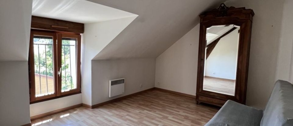 Maison 6 pièces de 187 m² à Gouvernes (77400)