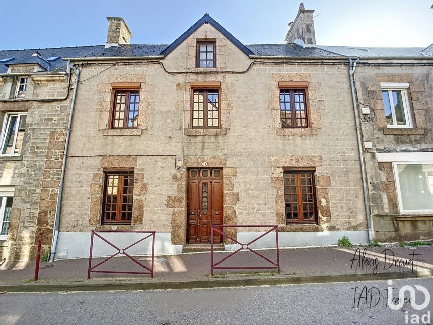 House 4 rooms of 109 m² in Saint-Pierre-Église (50330)