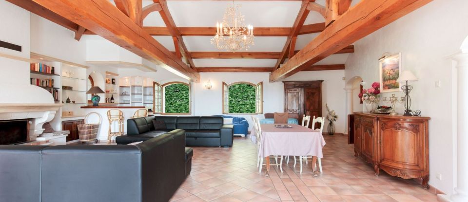 Maison 12 pièces de 400 m² à Grasse (06130)