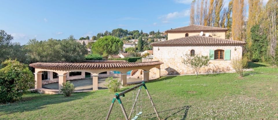 House 12 rooms of 400 m² in Grasse (06130)
