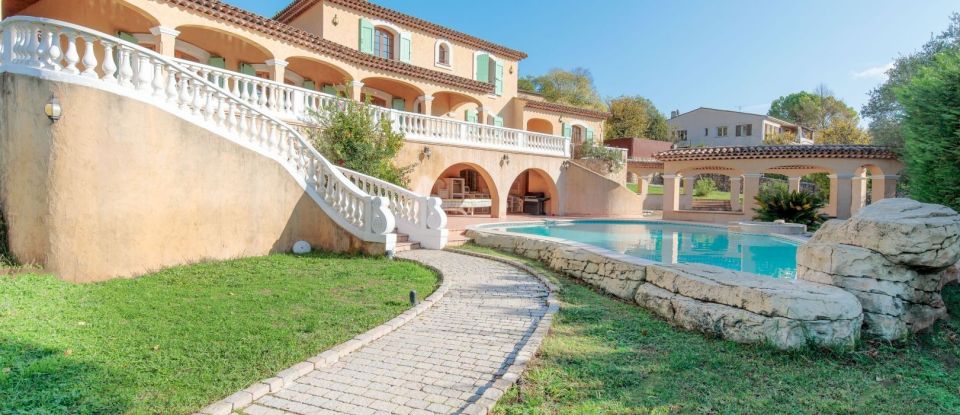 House 12 rooms of 400 m² in Grasse (06130)